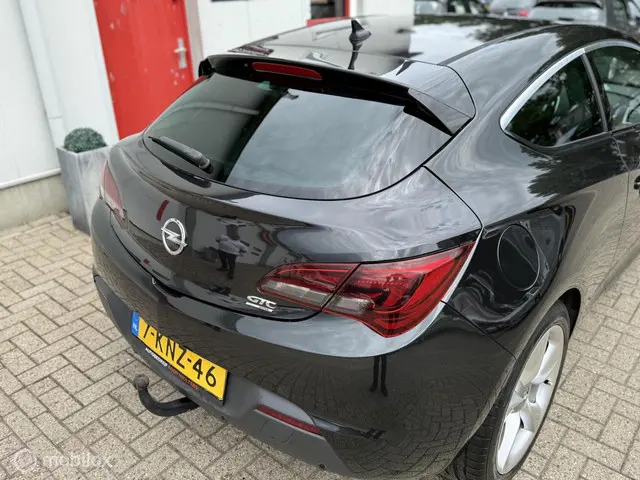 Opel Astra GTC 1.4 Turbo Design Edition 2013 Benzine 18