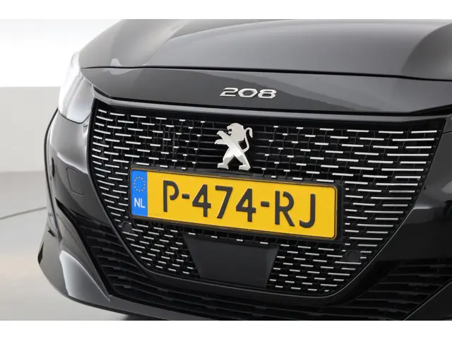 Peugeot 208 1.2 PureTech GT Pack 2022 Benzine 22