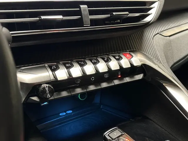 Peugeot 5008 1.2 PureTech Sport 7 Persoons 2020 Benzine 9