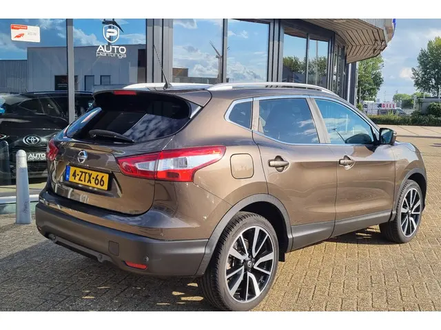 Nissan QASHQAI 1.2 Connect Edition 2015 Benzine 2