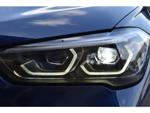 BMW X1 sDrive20i VDL Nedcar Edition 2020 Benzine 28