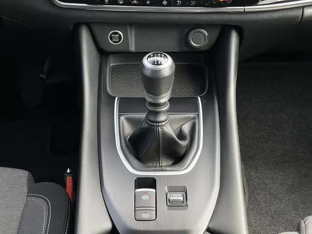 Nissan QASHQAI 1.3 MHEV N-Connecta 2023 Benzine 21
