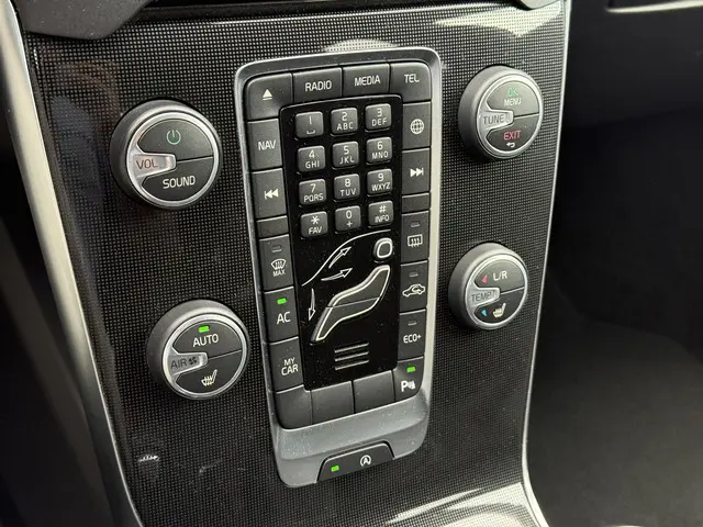 Volvo V40 T2 POLAR + AUTOMAAT 2019 Benzine 18