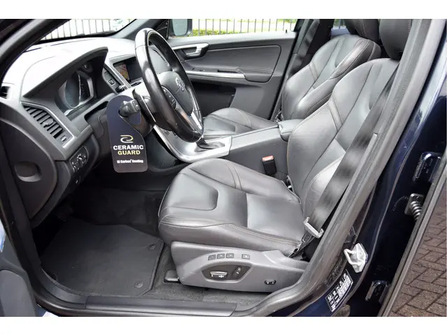 Volvo XC60 2.0 T5 Polar+ AWD Full-Options 2017 Benzine 17