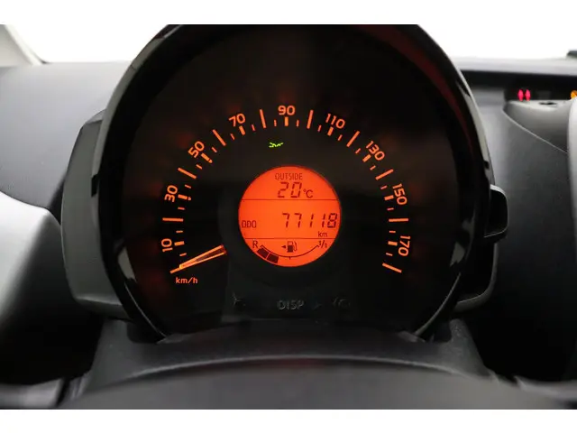 Peugeot 108 1.0 e-VTi Active 2015 Benzine 21