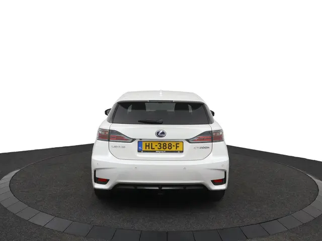 Lexus CT 200h 25th Edition 2015 Hybride Benzine 53