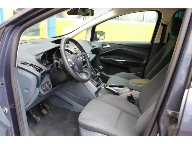 Ford C-MAX 1.0 Titanium 2013 Benzine 8