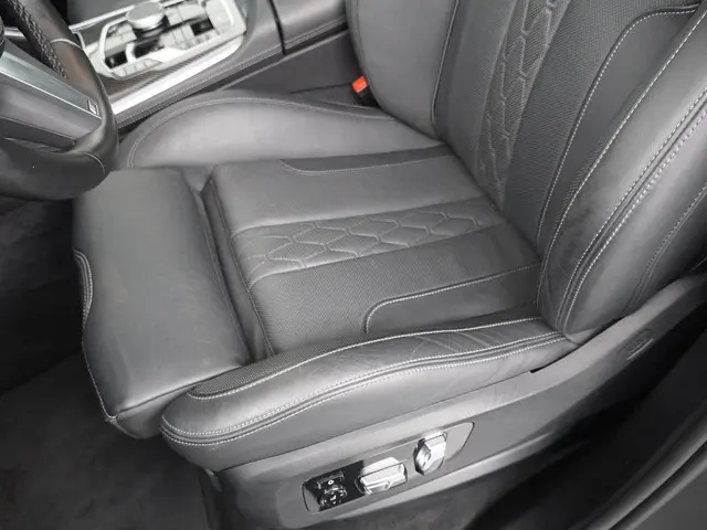 BMW X5 xDrive50e Launch Edition 2023 Hybride Benzine 11