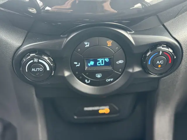 Ford EcoSport 1.0 EcoBoost Titanium 2015 Benzine 17