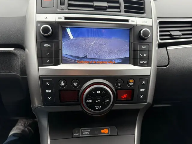 Toyota Verso 1.8 VVT-i Business 2013 Benzine 18