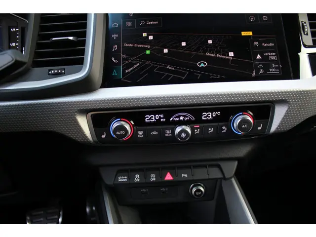 Audi A1 CITYCARVER 30 TFSI epic 2020 Benzine 25