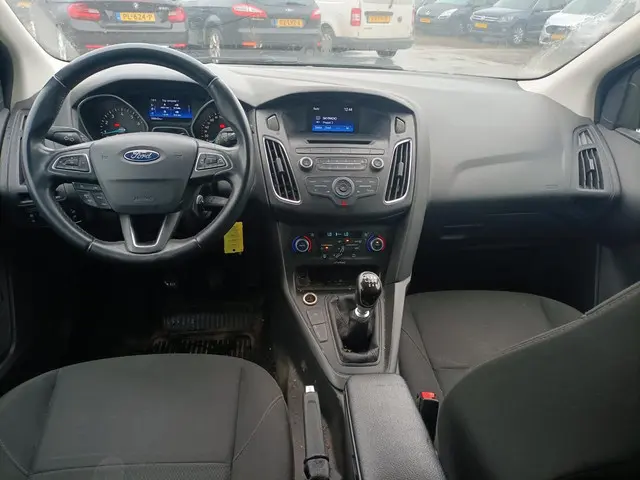 Ford Focus 1.0 Titanium Edition 2015 Benzine 6