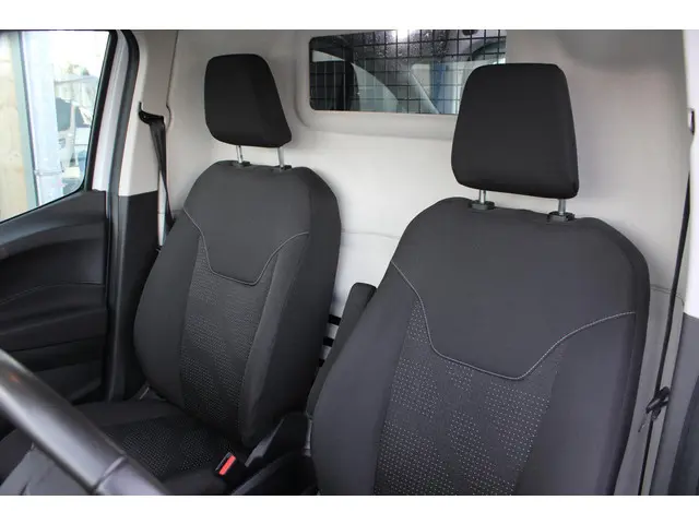 Ford Transit Courier 1.5 TDCI Limited 2022 Diesel 9