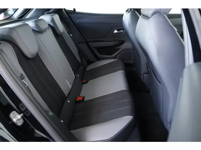 Opel Mokka-e 50-kWh 11kW bl. 2023 Elektrisch 13