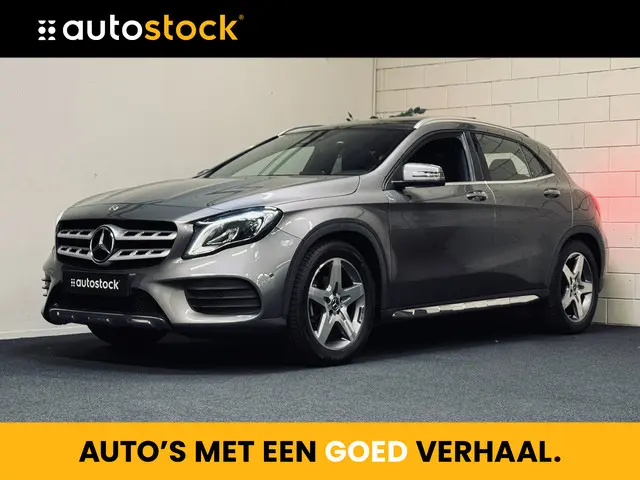 Mercedes-Benz GLA 180 AMG Line 2019 Benzine