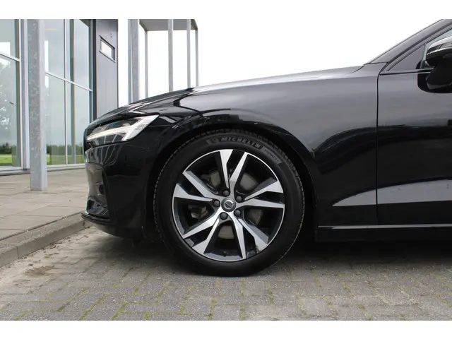 Volvo S60 T4 Automaat R-Design 2019 Benzine 65