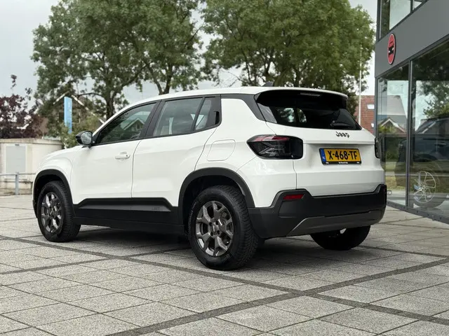 Jeep Avenger Longitude 54 kWh Aut. 2024 Elektrisch 4