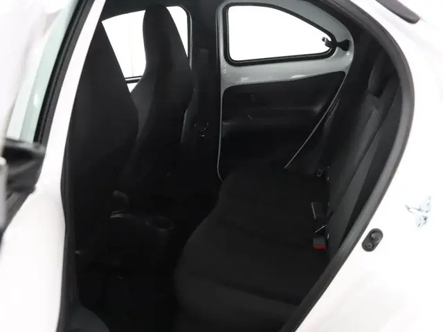 Toyota Aygo X 1.0 VVT-i S-CVT Play 2025 Benzine 17