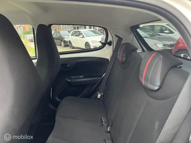 Peugeot 108 1.0 e-VTi Active 2015 Benzine 13