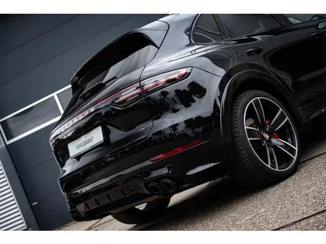 Porsche Cayenne 3.0 E-Hybrid 2023 Hybride Benzine 11