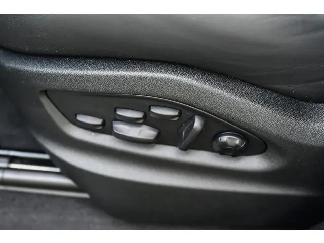 Porsche Cayenne Coupé 3.0 E-Hybrid 2025 Hybride Benzine 27