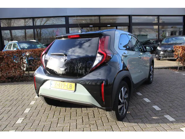 Toyota Aygo X 1.0 VVT-i MT Pulse Bi-tone 2024 Benzine 16