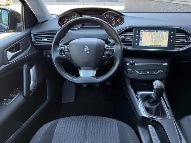 Peugeot 308 SW 1.2 PureTech Blue Lion 2017 Benzine 11