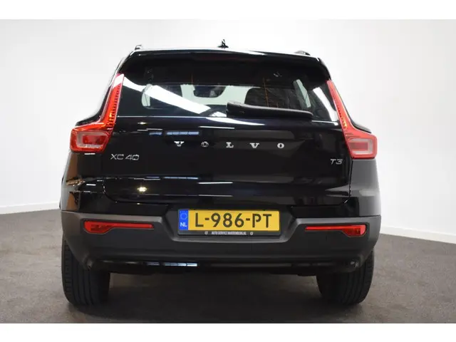 Volvo XC40 T3 163pk AUT8 R-Design/ 2020 Benzine 29
