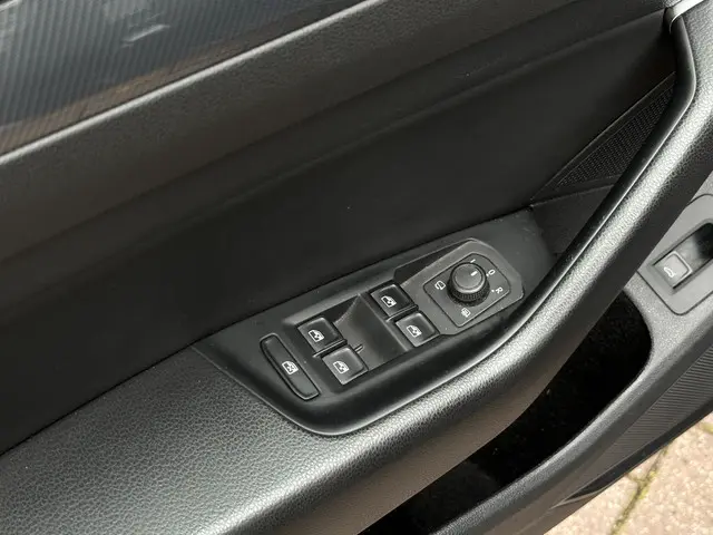 Volkswagen Arteon 2.0 TSI Business R 2019 Benzine 18