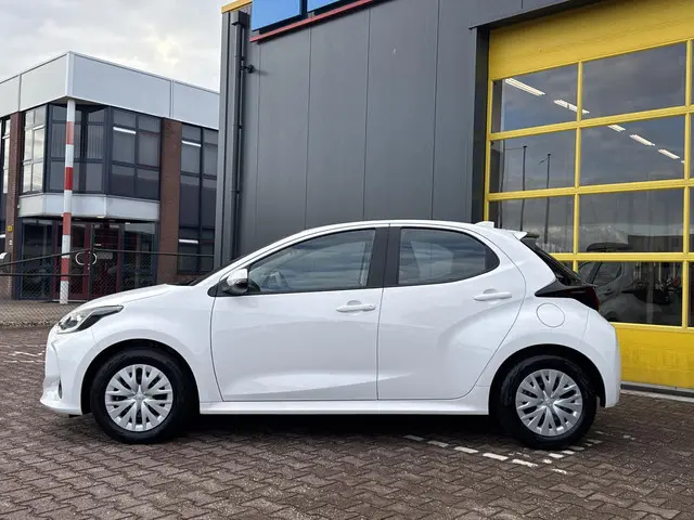 Toyota Yaris 1.5 Hybrid Active 2022 Hybride Benzine 2