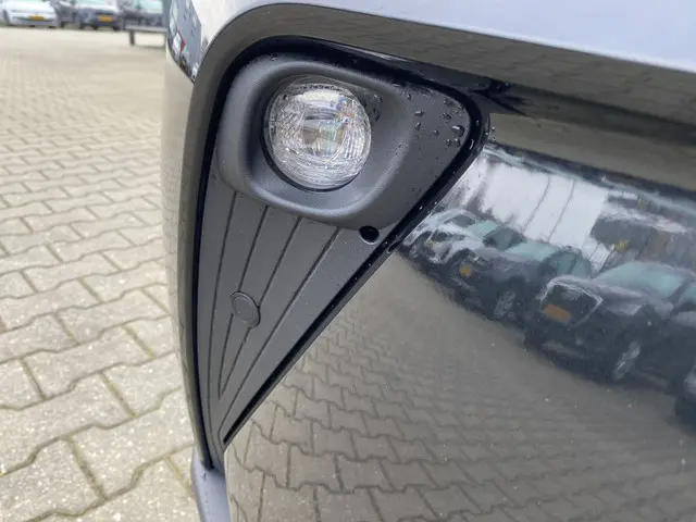 Toyota C-HR 1.8 Hybrid Style Luxury 2021 Hybride Benzine 4