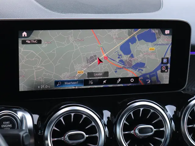 Mercedes-Benz 200-klasse GLB AMG line 2020 Benzine 23