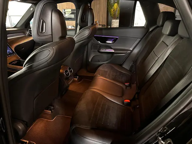 Mercedes-Benz GLC 200 4MATIC AMG Line 2023 Benzine 17