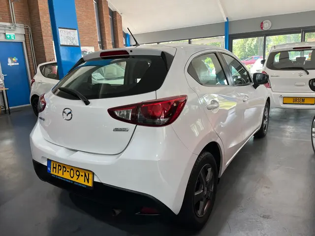 Mazda 2 2