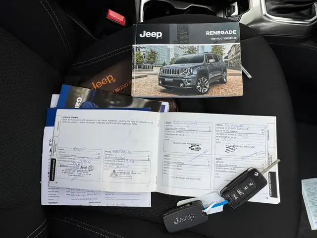 Jeep Renegade 1.3T Limited / Navi / Trekhaak 2019 Benzine 21