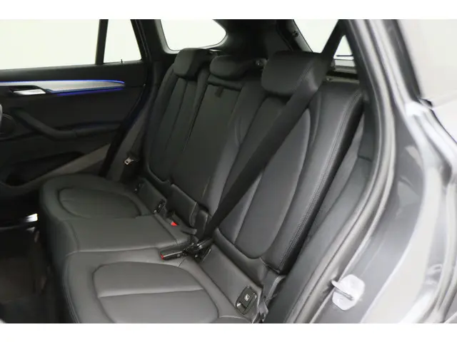 BMW X1 sDrive18i High Executive M Sport 2021 Benzine 11