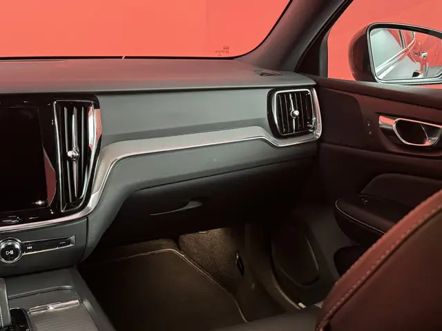 Volvo V60 2.0 B4 R-Design 2022 Hybride Benzine 49