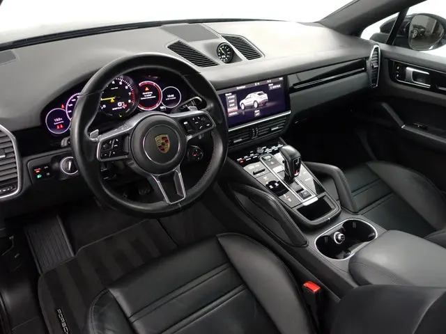 Porsche Cayenne Coupé 3.0 E-Hybrid- 2021 Hybride Benzine 2
