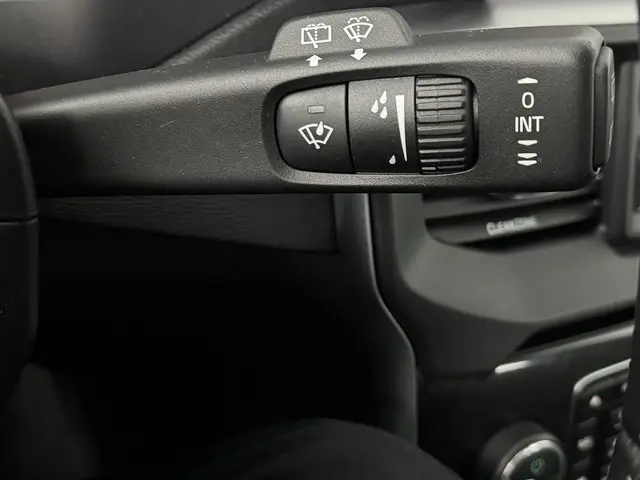 Volvo V40 Cross Country 1.5 T3 Edition+ 2018 Benzine 26
