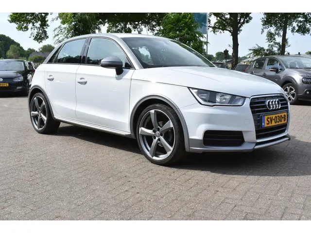 Audi A1 Sportback 1.0 TFSI Active 2018 Benzine 2
