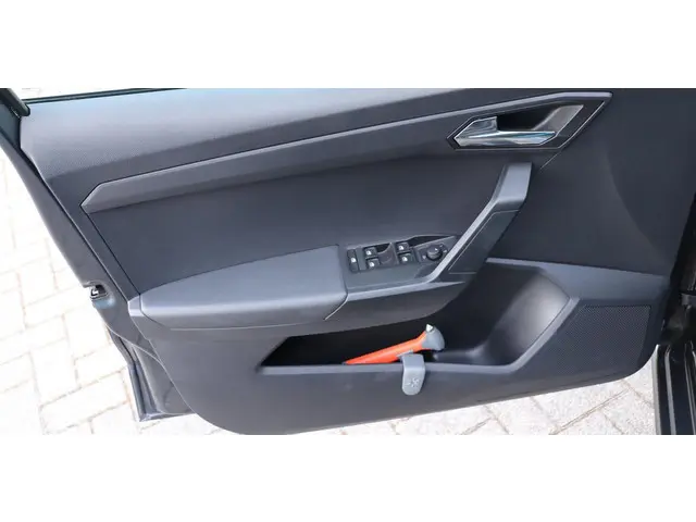 SEAT Ibiza 1.0 TSI Flex 2021 Benzine 5