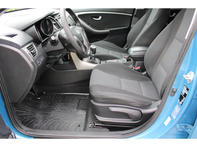 Hyundai i30 Wagon 1.6 GDI i-Motion 2012 Benzine 11