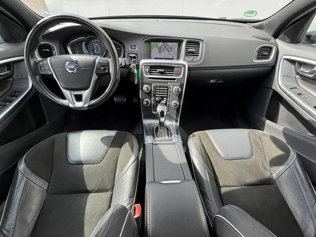 Volvo S60 1.6 T3 R-Design | 2015 | Automaat | 2015 Benzine 18