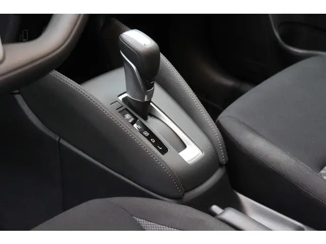 Nissan Micra 1.0 IG-T Kiiro 2023 Benzine 25