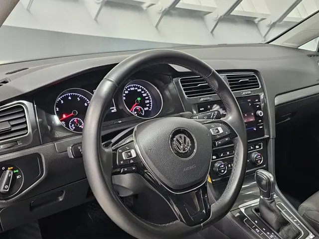 Volkswagen Golf 1.4 TSI Highline R Line 2017 Benzine 20