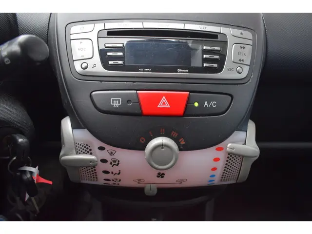 Citroën C1 1.0 Exclusive 5 deurs automaat 2013 Benzine 10