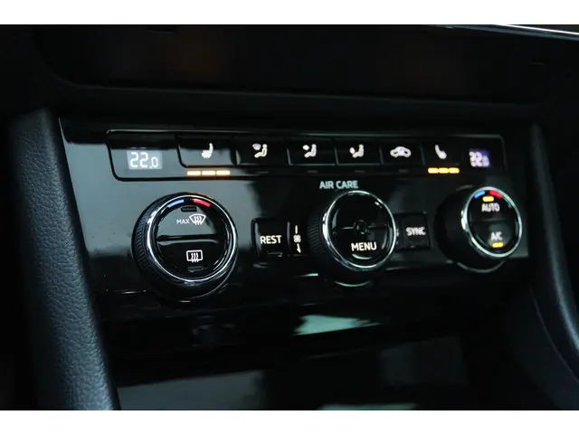 Škoda Superb 1.6 TDI AMBITION BUSINESS 2018 Diesel 24