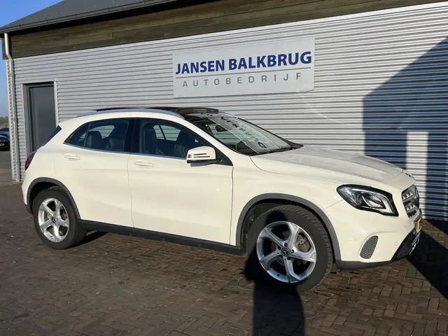 Mercedes-Benz GLA 180 Premium Plus 2017 Benzine 11