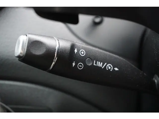 Mercedes-Benz GLA 180 Ambition 2015 Benzine 21