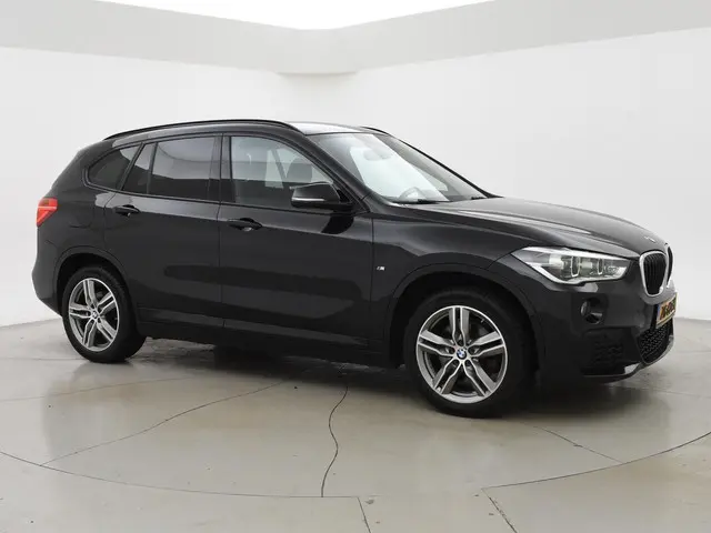 BMW X1 XDRIVE20i 192 PK AUT8 M-SPORT 2016 Benzine 18